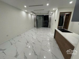 cần bán căn hộ 2pn, 2wc giá siêu hời tại sunshine city, 81m2, 8 tỷ. alo em phúc : 