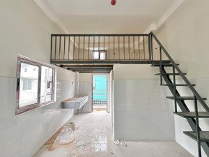 duplex ban công, sẵn máy lạnh - gần cđ công thương, đỗ xuân hợp, xlhn