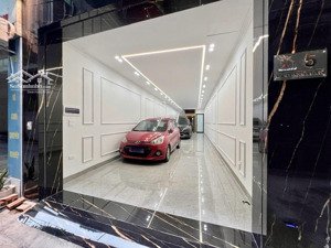 siêu phẩm nguyễn văn cừ ,long biên.
7 tầng thang máy,full nội thất cao cấp . 85m2, chỉ tầm 27 tỷ.