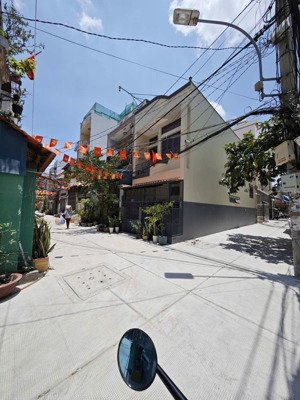 bán nhà 3 tầng nguyễn văn luông 60m, xe hơi đậu 24/24, dòng tiền tốt nhỉnh 9 tỷ