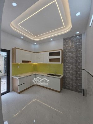 nhà mới 100% mã lò, lô góc 2 mặt hxh thoáng, ở ngay, shr, nhỉnh 3 tỷ