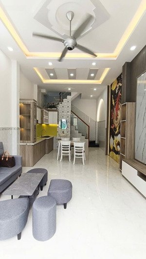 bán nhà đẹp ở ngay sát ngã tư bốn xã, sổ a4, ko lỗi pt nhỉnh 4 tỷ tl