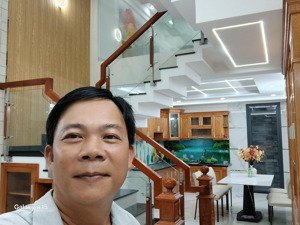 ngay khu tên lửa bình tân. 4tầng 5pn full nội thất giá 7ty1