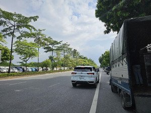 chính chủ bán nhà 4 tầng, dt 85m2, mt 4.5m mặt phố ngô gia tự, lô góc, vỉa hè 8m, kinh doanh