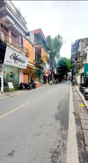 mặt phố yên phụ - bán nhà 3 tầng - dt 100m2 x mt 10m - giá 39,5 tỷ