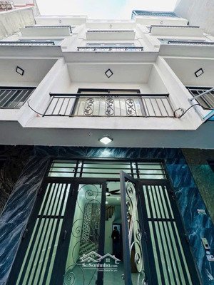 nhà đẹp 5 tầng phố hồ tùng mậu ,đối diện đại học thương mại,đi bộ vài bước ra mặt phố .dt 45m