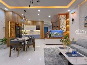 bán nhà 3 tầng huỳnh ngọc huệ thanh khê