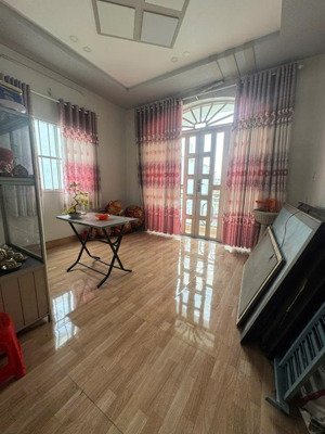 nhà 4 tầng kiên cố cách lê văn khương chỉ 30m. ô tô tận cửa, chỉ nhỉnh 6tỷ mầm non tl