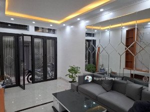 bán nhà dương lâm văn quán, 40m2, 4 tầng, tặng nội thất còn mới , oto gần, ba bước chân ra hồ