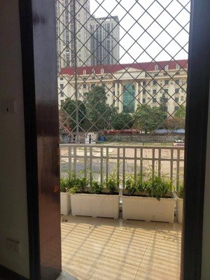 lô góc, ngõ ô tô 149 trung kính - q.cầu giấy, dt 60mx5t giá chào 20 tỷ