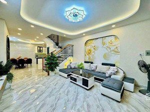 gửi bán nhà đông ngạc gần mặt phố 47m 2 tầng 7 tỷ.