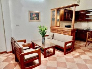 bán nhà huỳnh thúc kháng đống đa phân lô,lô góc oto,kinh doanh, dt 33/45t2 5t mt 4m giá : 16 tỷ