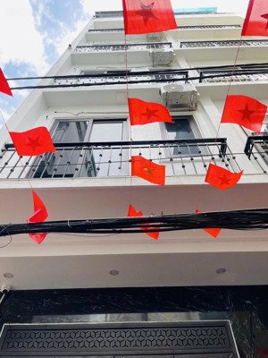 cổ nhuế 35m ,6 tầng, 5 ngủ ,thang máy -ngõ nông ,gần ô tô ,trung tâm quận ,tiện ích bạt ngàn