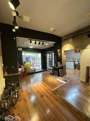 mặt ngõ ô tô kinh doanh sầm uất ô tô vào nhà + vị trí cực đẹp