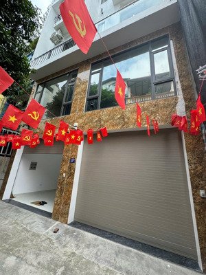 siêu đẹp 6t thang máy , gara ô tô , fun nội thất , tại ngọc thuỵ , long biên , hn giá hơn 10tỉ