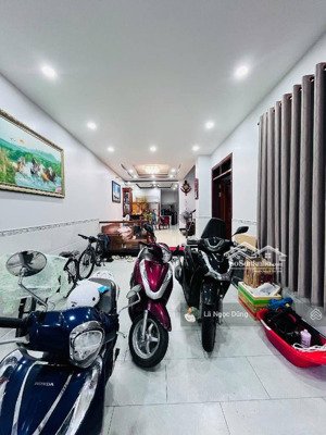 bán nhà 3 tầng, 4x25, hẻm xe hơi 8m, đường tỉnh lộ 10 ( giáp tên lửa ), giá nhỉnh 6 tỷ ( tl ).