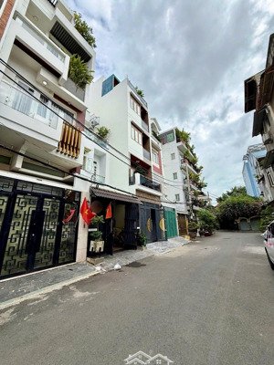 hot hot hot bán nhà mạt tiền đươbgf hoàn hữu nam dt 80m2 chỉ 5tỷ nhỉnh.