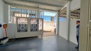 4,9 tỷ - nhà ngang 5m - dt63m2 - hẻm sát mặt tiền ô tô lê văn thịnh quận 2