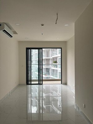 hot hot bán căn diamond centery, 96m2 2pn + 2wc, view hồ bơi nội thất cơ bản, giá 7.6tỷ