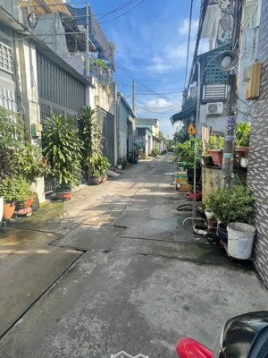 bán nhà ngay ngã tư gò mây hơn 4 tỷ, 80m2, vào ở ngay, khu dân trí cao, đồng bộ.