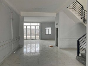 bán nhà mặt tiền kinh doanh đường hoàng hữu nam, ngay metro, bến xe miền đông mới quận 9