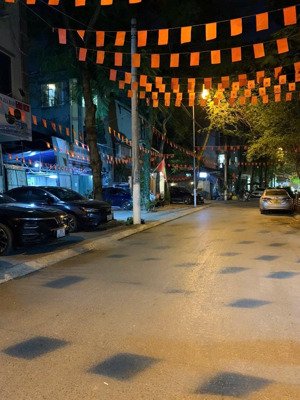 siêu phẩm- mặt ngõ oto tránh vỉa hè- dừng đỗ ngày đêm- dòng tiền-thang máy-kinh doanh đỉnh- đội cần