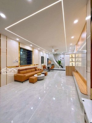 hiếm! tôn thất tùng, lô góc 2 thoáng ,vài bước ra phố, ngõ thông rộng, dt 42m2*5t