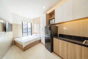 cho thuê phòng trọ ban công 45m2 khu vực phú nhuận gần phan xích long