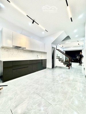 bán nhà mặt ngõ 79 đường cầu giấy. ô tô qua nhà vào nhà. kd sầm uất. 46m2 x 6 t. giá 15,8 tỷ