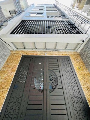 chdv kim ngưu 7 tầng thang máy -15 phòng full nội thất -dòng tiền 80tr/tháng