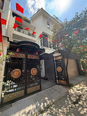 bán liền kề cao cấp phố nguyễn chánh - 120m2 view công viên - bảo vệ 24/7