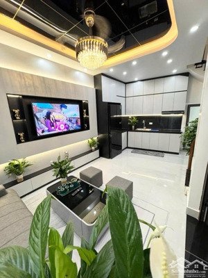 lô góc tây sơn-6 tầng thang máy-dòng tiền 40tr/tháng-giá 10.9 tỷ