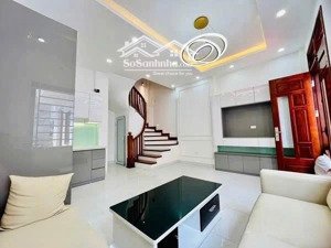 bán nhà gần đại học công nghiệp nhổn 5 tầng, 10m ra ô tô tải tránh giá 6 tỷ