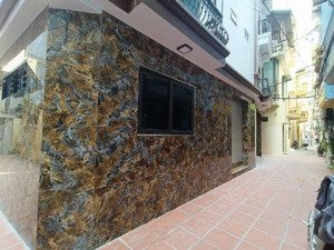 tuyệt phẩm nhà mới thang máy trần cung-hoàng quốc việt- lô góc 3 mặt ngõ- ô tô vào nhà- tòa nhà xây