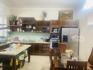 siêu phẩm lý nam đế gara ô tô, 5 tầng chắc chắn, trung tâm hoàn kiếm đẳng cấp doanh nhân!