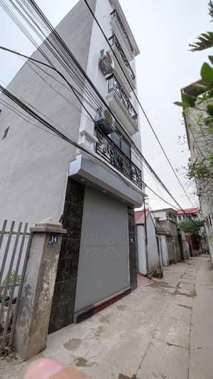 bán nhà 5 tầng,lô góc,full nột thất. dt32/mt5- chỉ 6,2 tỷ. sát vành đai 3.5, ql32, đh công nghiệp