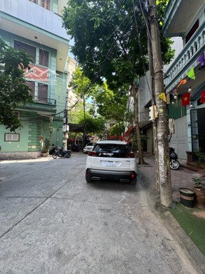 bán nhà phân lô tại hoàng quốc việt, nghĩa đô, cầu giấy, 80m2 mặt tiền 8,5m giá 30,5 tỷ; sđcc