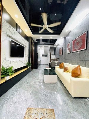 bán nhà xuân đỉnh, 20m ô tô, nội thất xịn sò, sát phố, 41m2, 9.5 tỷ.