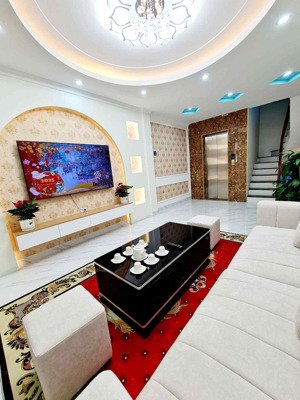 nhà riêng p. ngọc khánh, ngõ thông kinh doanh, thang máy, 15m ra ô tô, sổ đỏ cc, không qh, 45m2