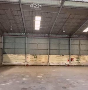 cần cho thuê gấp kho giá rẻ ở quận 7 diện tích 300m2 đường cont
