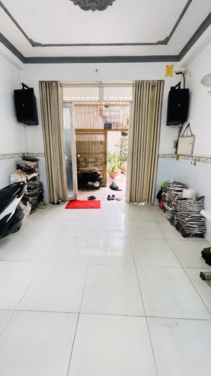 hẻm 687 lạc long quân 55 m2 _3 tầng_ 6.8 tỷ _ lh quyên nhà phố