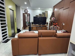 nhà mt hà thị đát, ( quy hoạch mặt hông và phía sau công viên) phù hợp ở kết hợp làm vp cty)