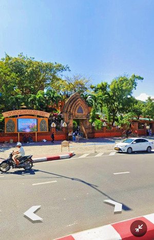 nhà mặt tiền đường 2/4 _ sát tháp bà ponagar { sẵn dòng tiền cho thuê } giá : 36 tỷ