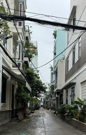 chủ gấp bán nhà hẻm 5m thông, kd đa ngành nghề - nhà 2 tầng - gần ngã tư bốn xã - nhỉnh 5 tỷ.