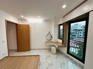 bán nhà ngõ 6 miêu nha, dt 40m 4 tầng giá 6,8 tỷ ngõ thoáng rộng