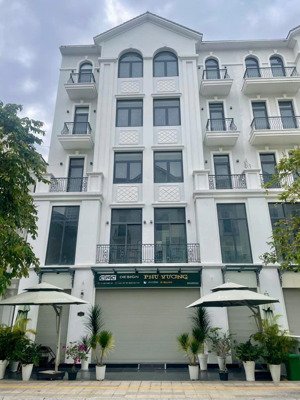 cần bán nhanh nhà phố biệt thự vinhomes vị trí đẹp, giá 25,5 tỷ