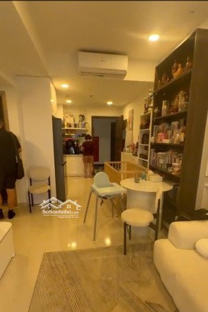 cho thuê chcc soho residence quận 1, dt 60m2, 2 phòng ngủ, giá 16 triệu/th, lh: e công)