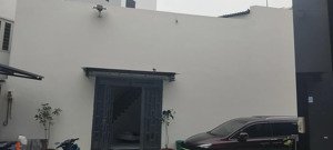 hẻm thoáng - xe hơi đỗ trước nhà - chủ bán giá nhỉnh 3 tỷ - tọa lạc đường hồ văn long quận bình tân