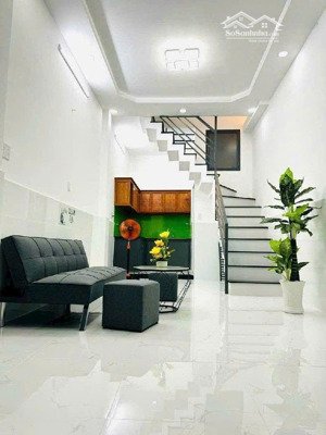 nhà ngộp khách mua cho thuê giữ tiền bán căn vườn chuối q3 30m2 giá 2tỷ700 triệu hđ thuê 14tr/th.