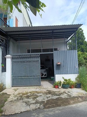 nhà đẹp thị trấn củ chi giá chỉ 1,2 tỷ, 2 phòng ngủ rộng rãi sổ hồng riêng ngay gần cầu vượt củ chi